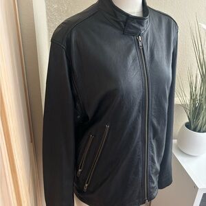 Kenneth Cole Black genuine Leather Bomber Jacket.Lightweight and stylish .